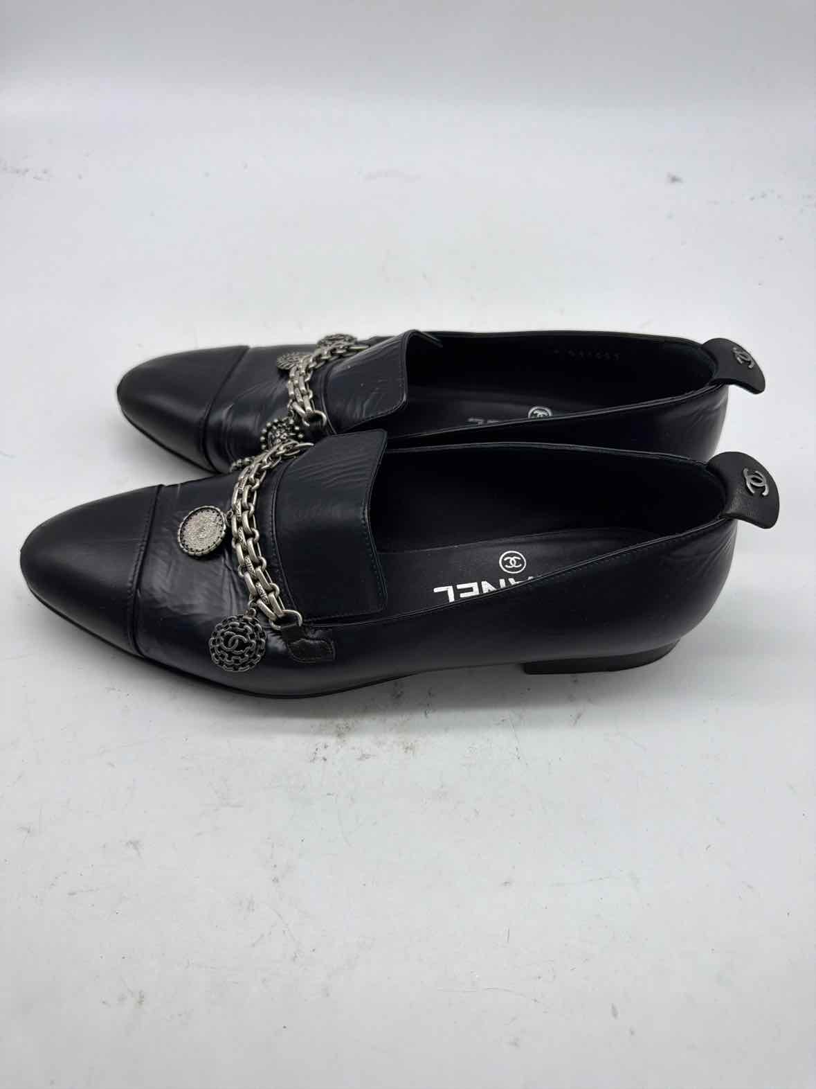 Pre-Owned Chanel Black Size 6.5 Slip On Flats | True Fashionistas.