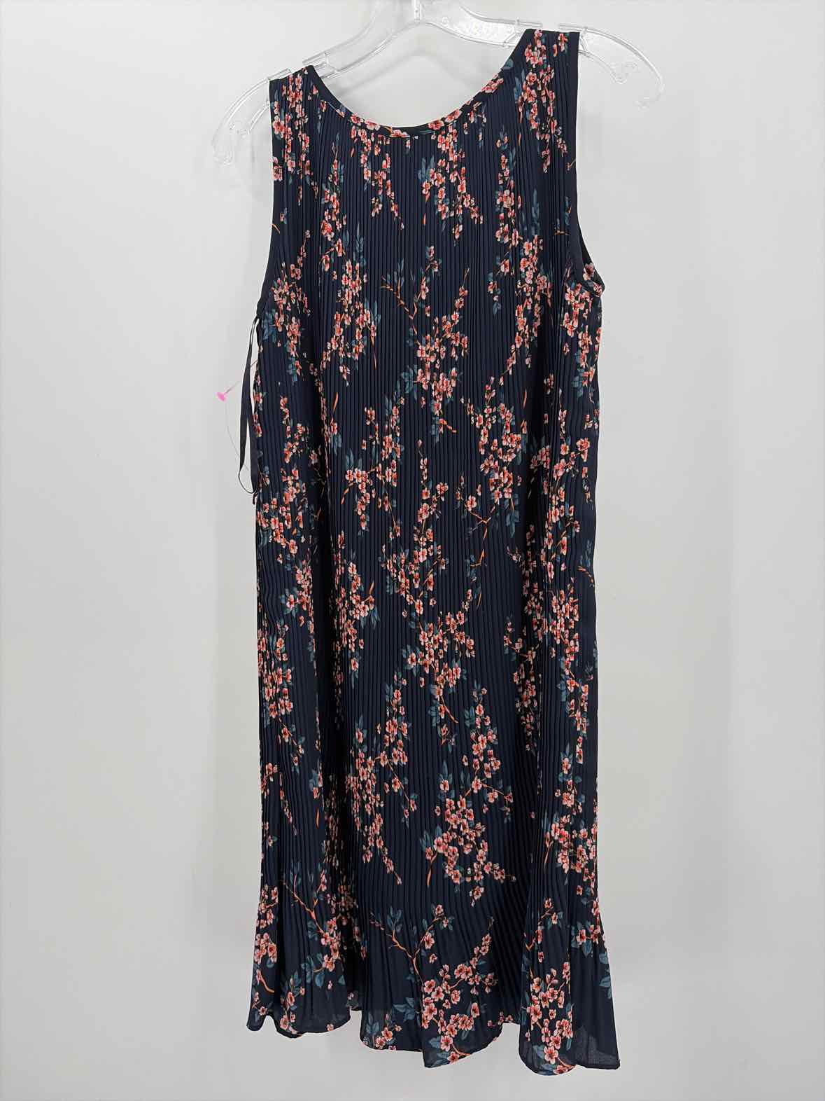 Banana Republic Navy Size Small Knee Length Sleeveless Dress | True Fashionistas.