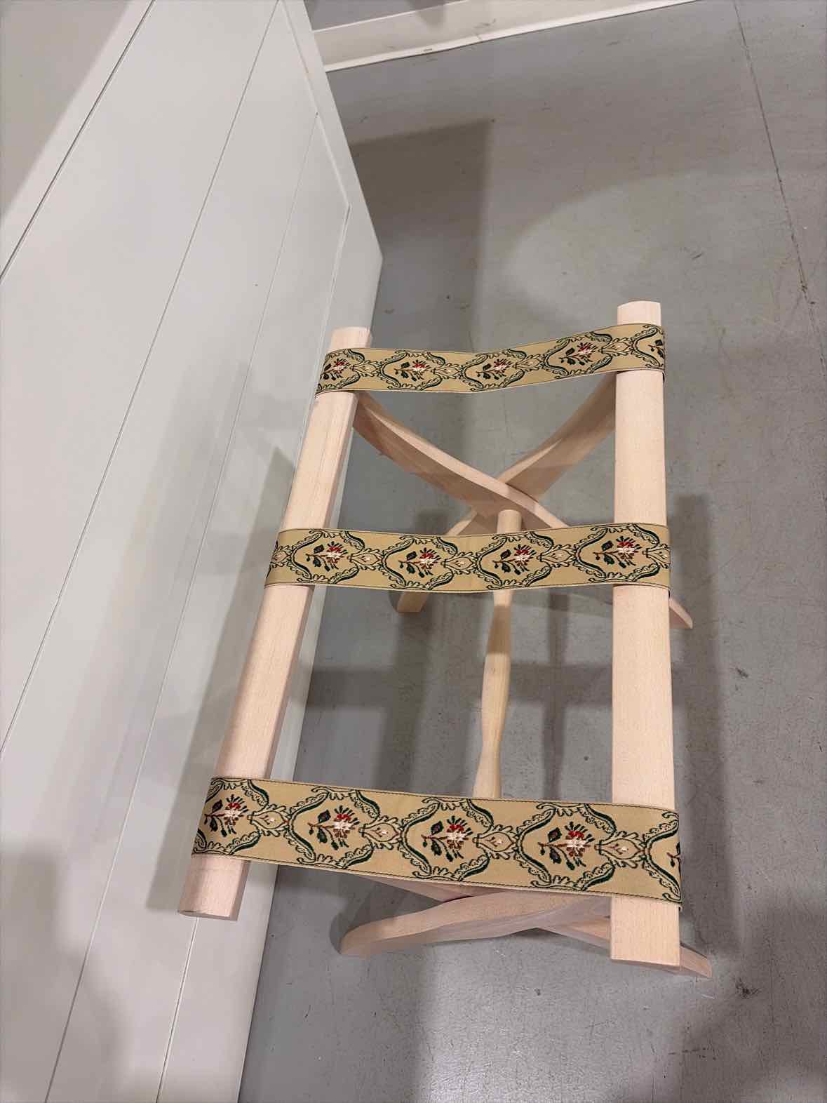 Sheibe Luggage Rack | True Fashionistas.