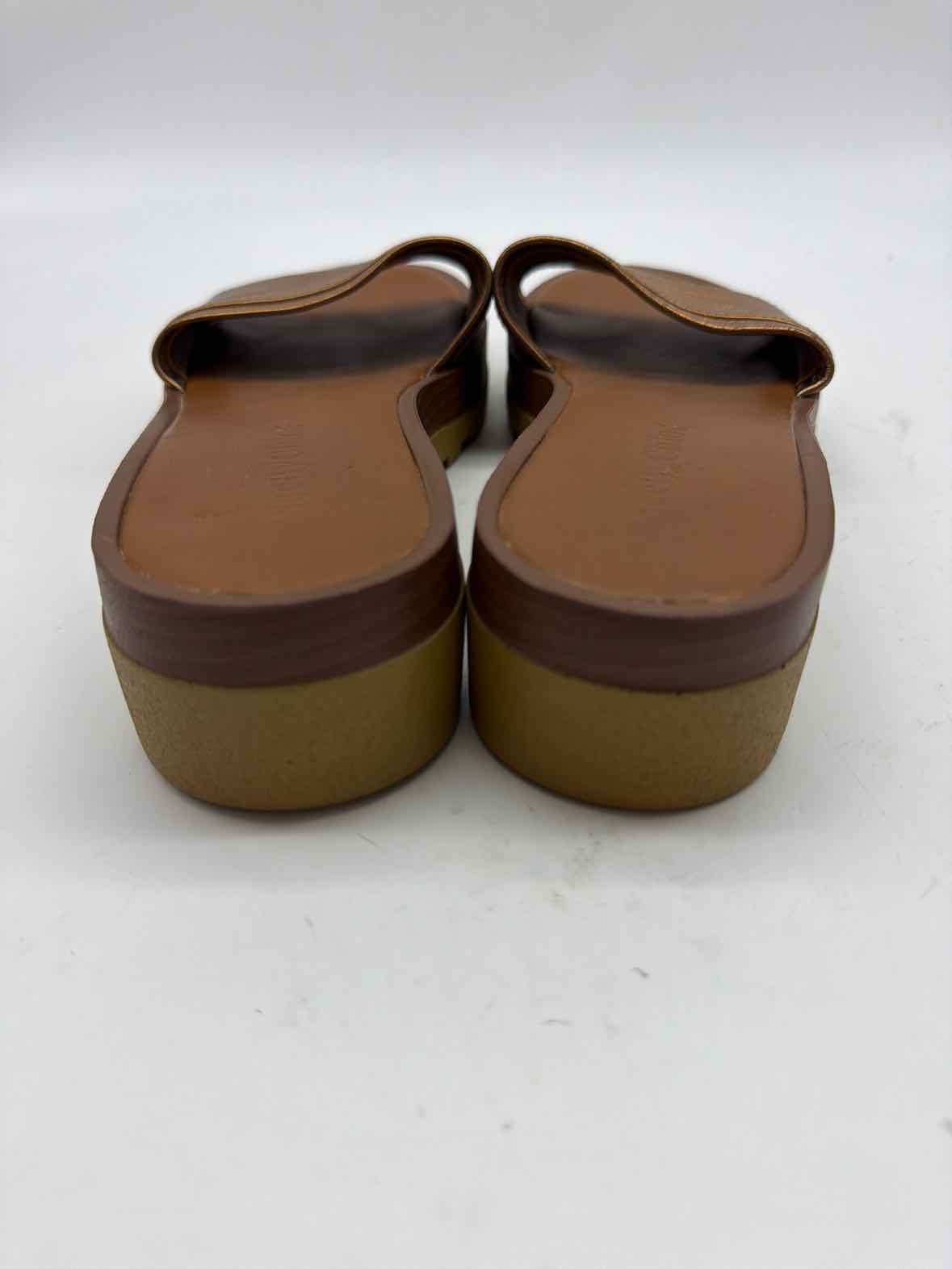 Pre-Owned See By Chloe Gold Size 35 Slide Sandals | True Fashionistas.