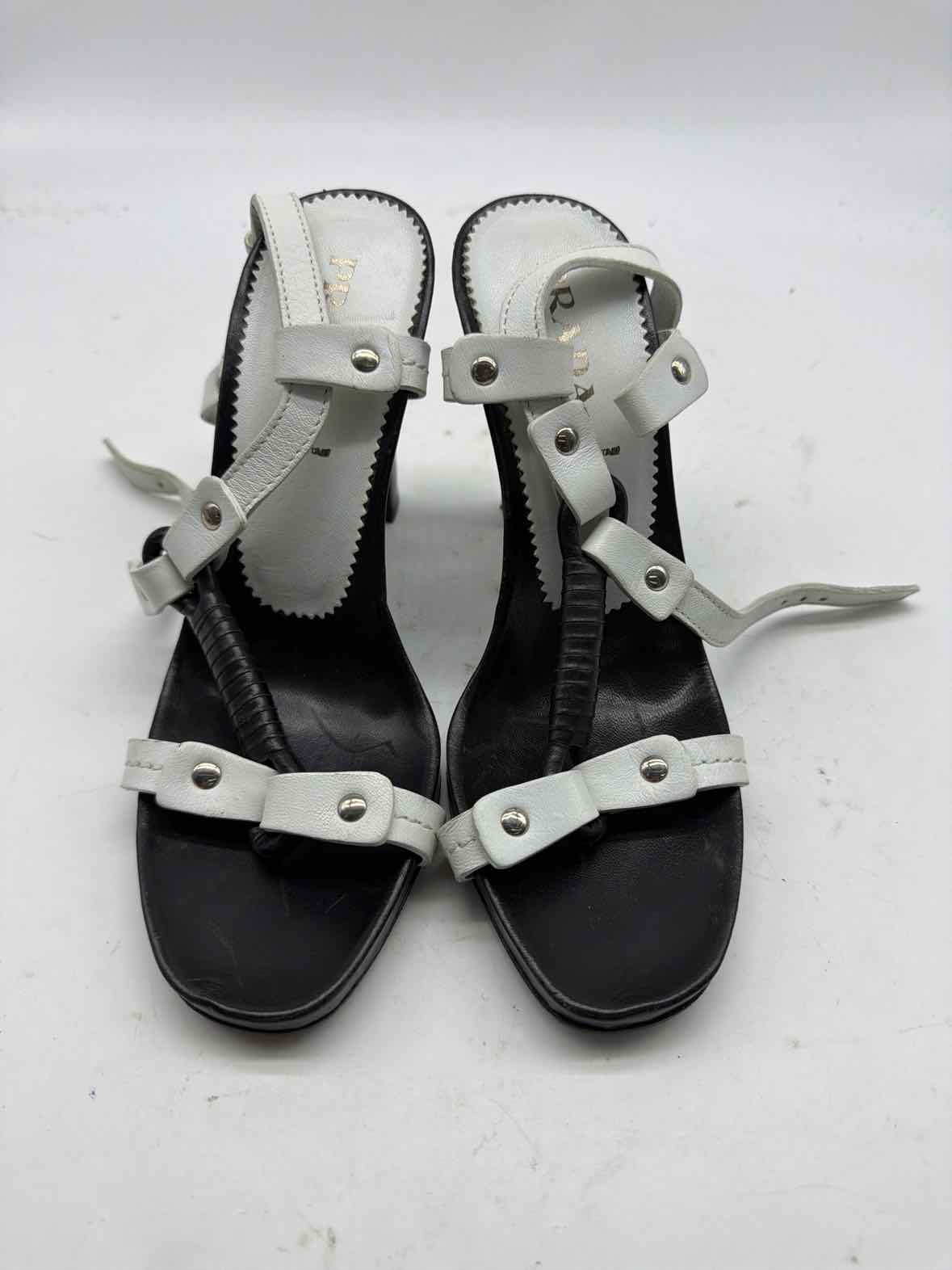 Pre-Owned Prada Black Size 35.5 Strappy Heels | True Fashionistas.