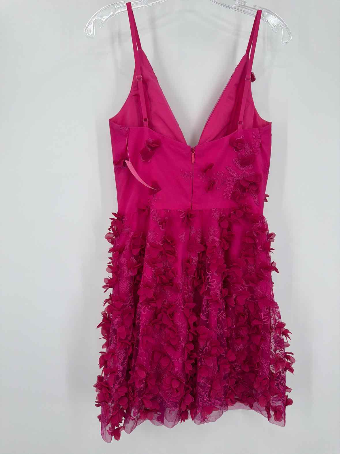 Pre-Owned HELSI Pink Size Medium Cocktail Short Sleeveless Dress | True Fashionistas.