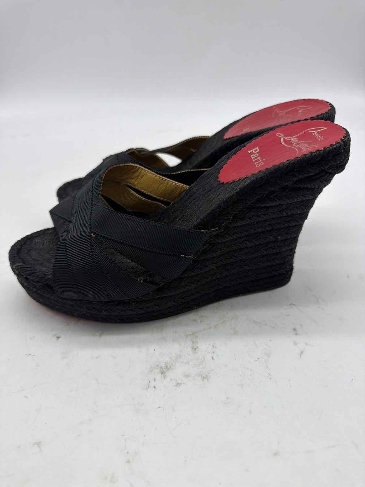Pre-Owned Christian Louboutin Black Size 6 Wedge Heels | True Fashionistas.