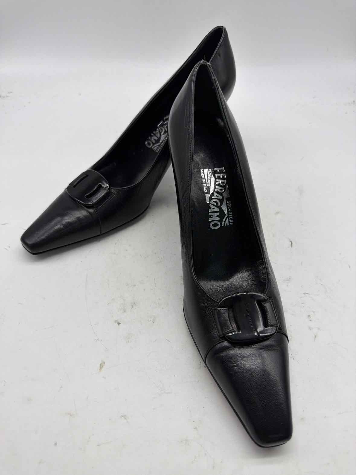 Pre-Owned Salvatore Ferragamo Black Size 8 Pump Heels | True Fashionistas.