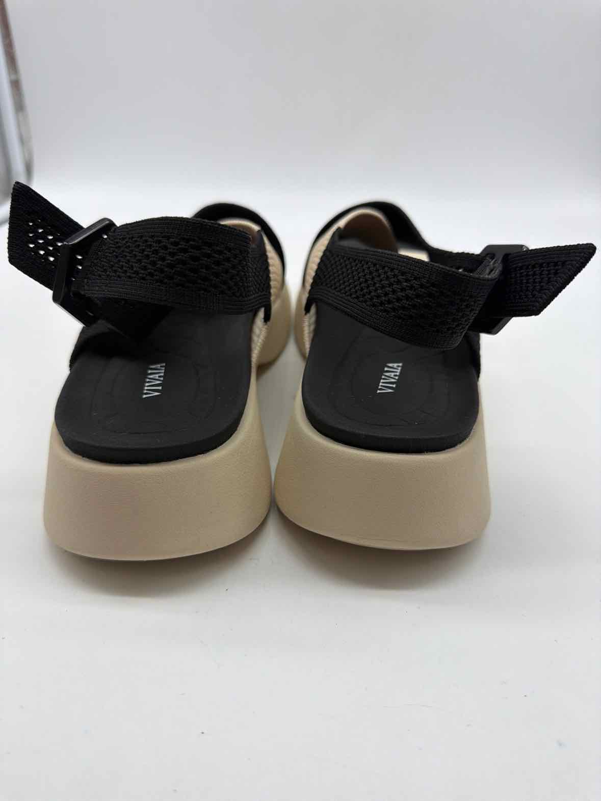 Pre-Owned Vivaia Black Size 40 Strappy Sandals | True Fashionistas.