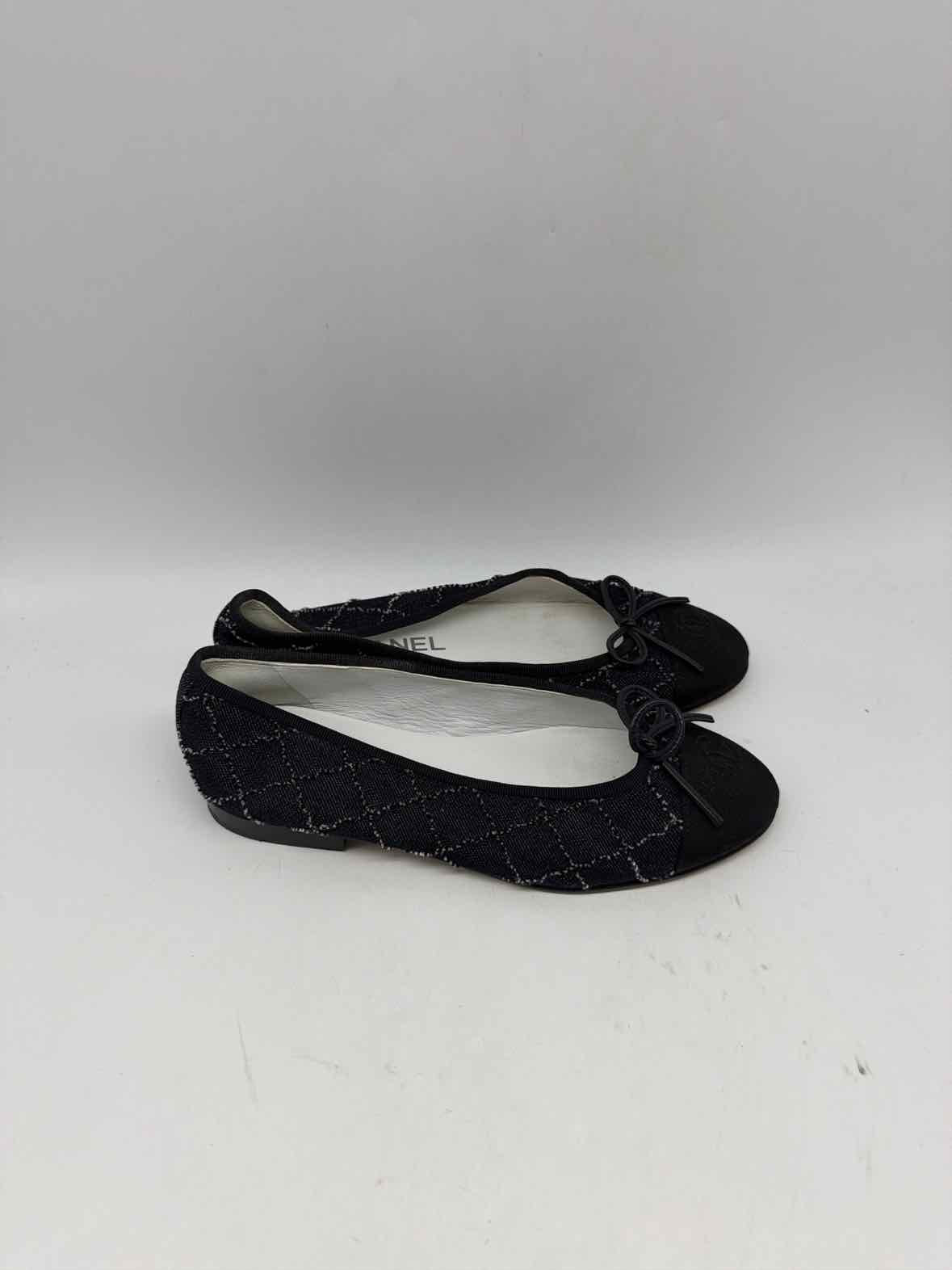 Pre-Owned Chanel Navy Size 36 Slip Flats | True Fashionistas.