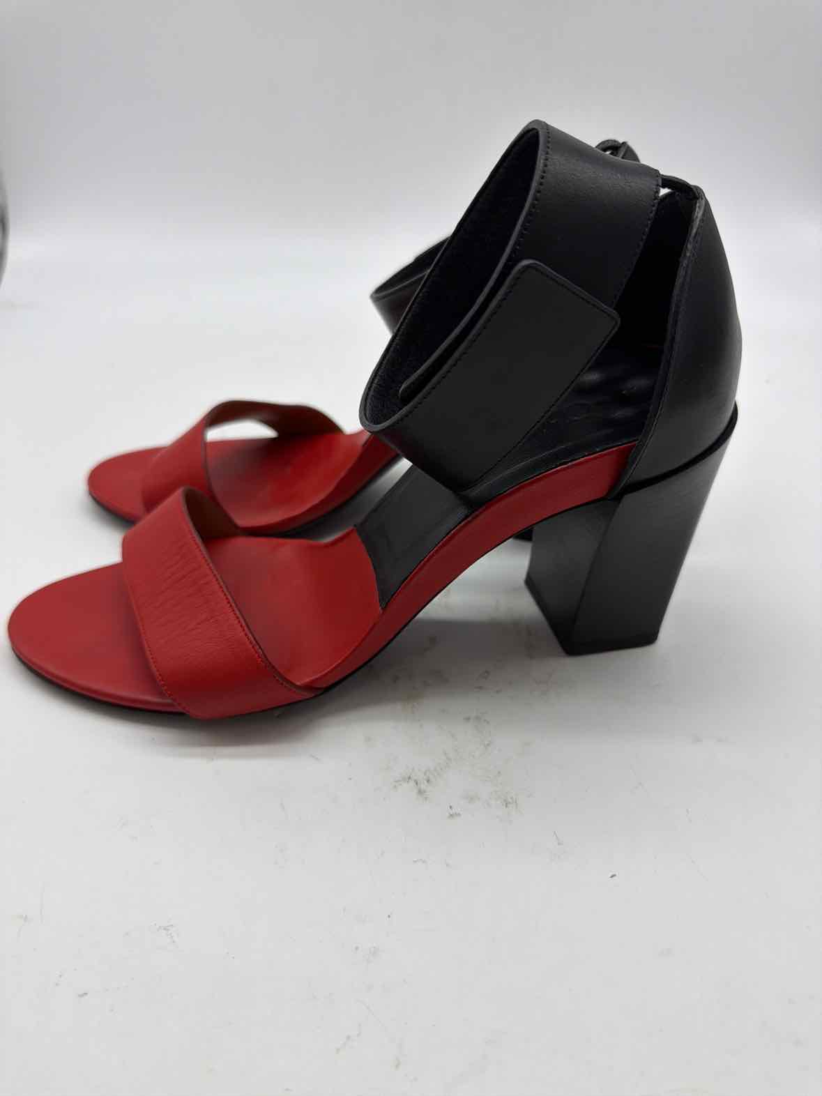 Pre-Owned Chloe Red Size 37.5 Block Heel Heels | True Fashionistas.