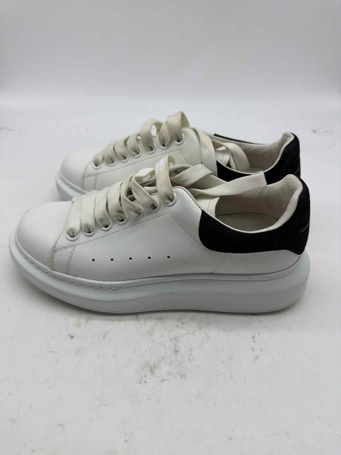 Pre-Owned Alexander McQueen White Size 7 Fashion Sneaker Athletic Shoes | True Fashionistas.