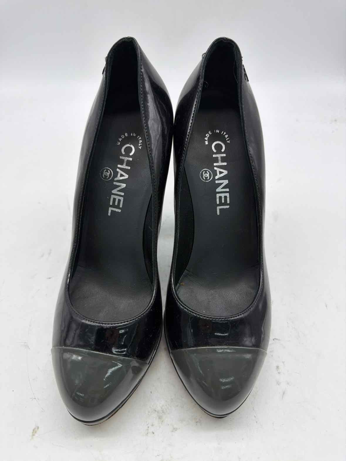 Pre-Owned Chanel Black Size 7 Patent Leather Pump Heels | True Fashionistas.