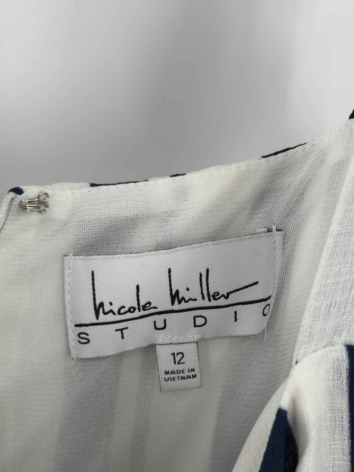 Pre-Owned Nicole Miller Studio Blue Size 12 Short Sleeveless Dress | True Fashionistas.