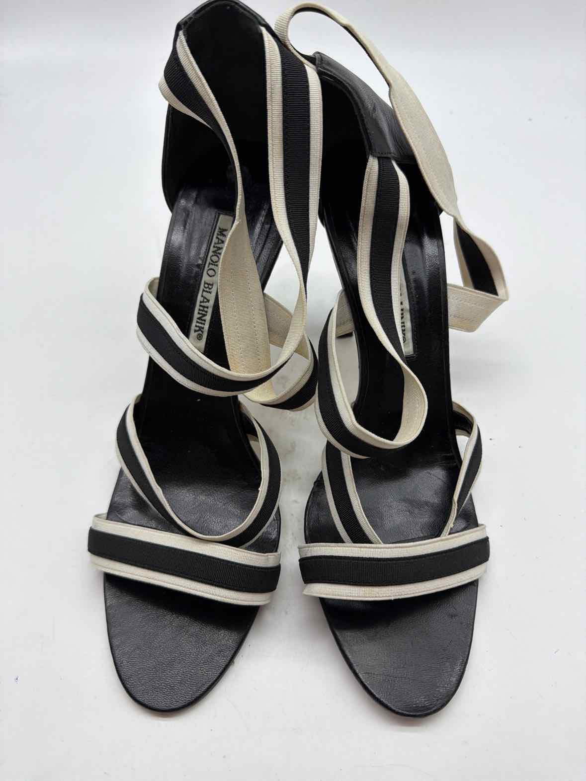 Pre-Owned Manolo Blahnik Black Size 40 Strappy Heels | True Fashionistas.