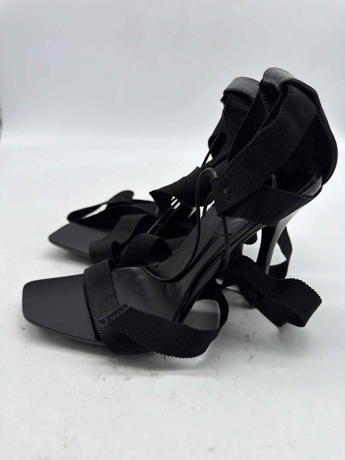 Pre-Owned Gucci Black Size 5 Strappy Heels | True Fashionistas.