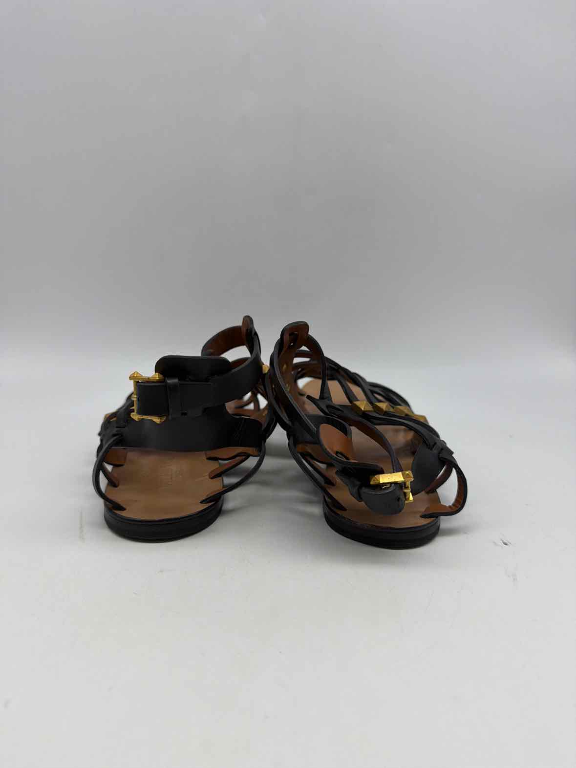 Pre-Owned Valentino Black Size 39 Rockstud Strappy Sandals | True Fashionistas.
