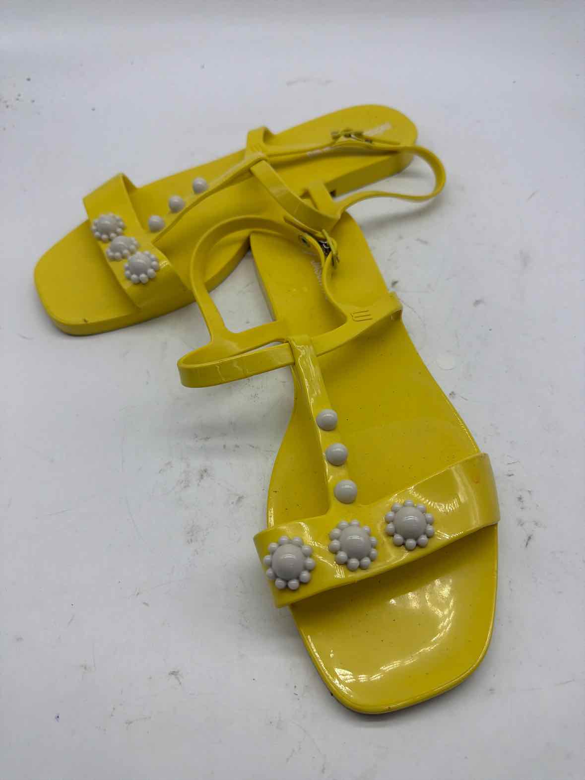 Pre-Owned Melissa + Jason W Yellow Size 10 Jelly Thong Sandals | True Fashionistas.