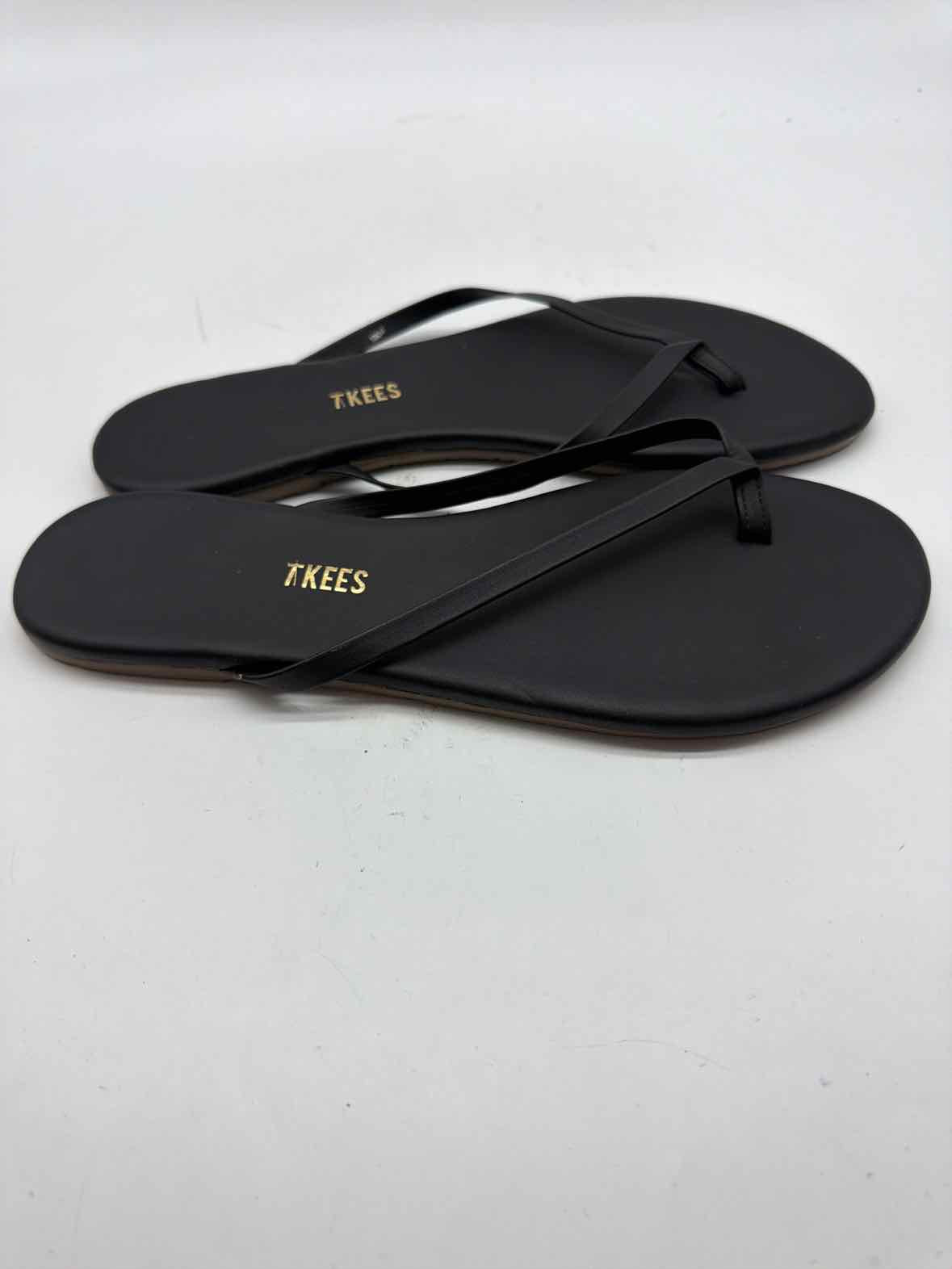 Pre-Owned Tkees Black Size 9 Thong Sandals | True Fashionistas.