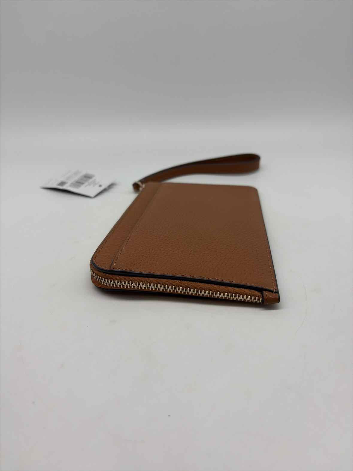 Pre-Owned Kate Spade Brown Pebbled Wristlet Wristlet | True Fashionistas.