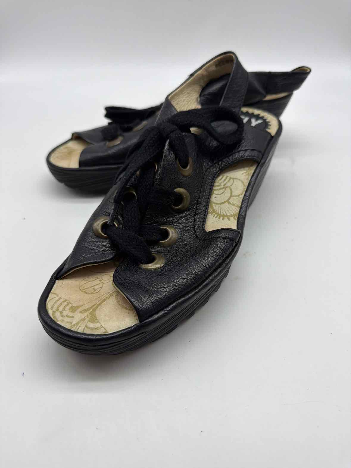 Pre-Owned Fly London Black Size 40 Wedge Heels | True Fashionistas.