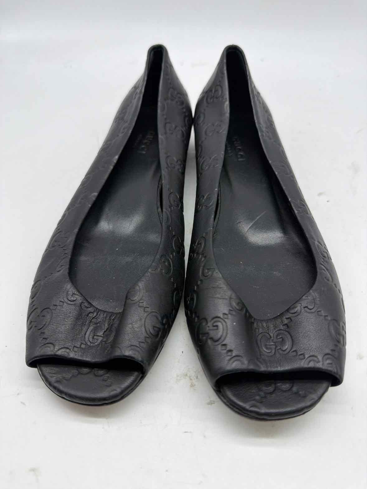 Pre-Owned Gucci Black Size 7 Peep Toe Flats | True Fashionistas.