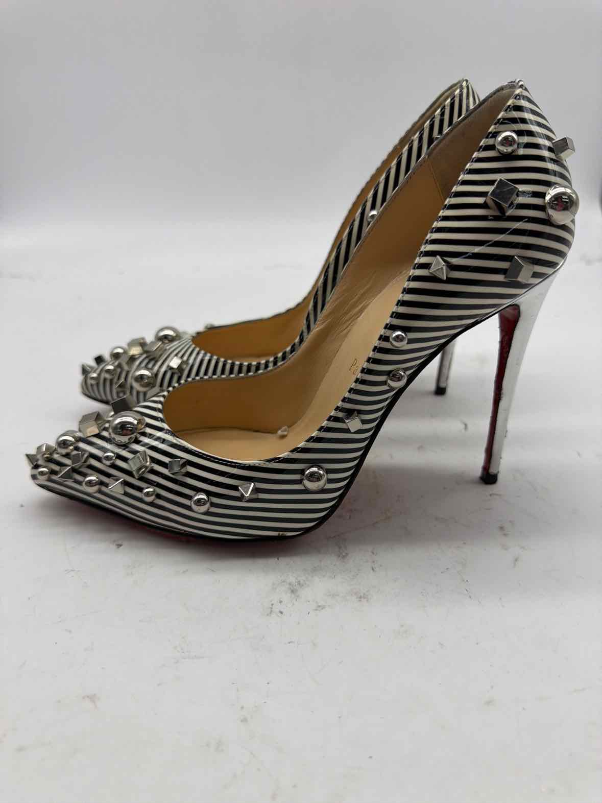 Pre-Owned Christian Louboutin Black Size 6.5 Pump Heels | True Fashionistas.