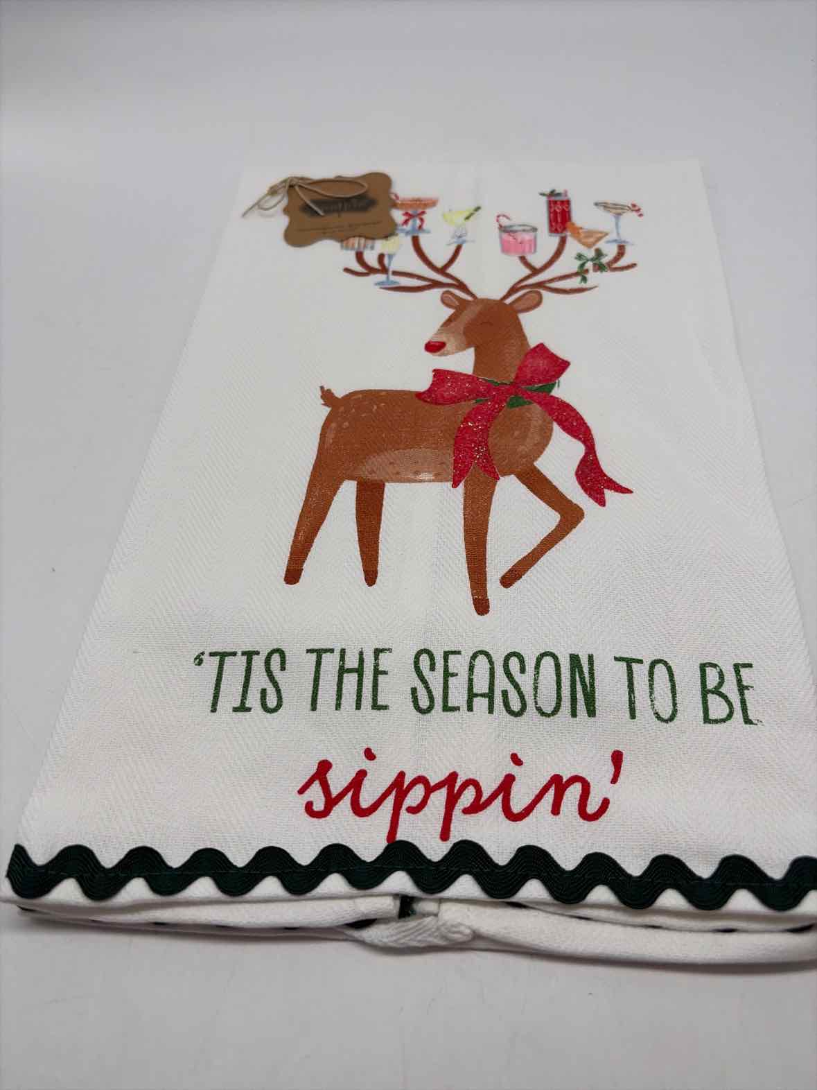 White Christmas Tis the Season Towel | True Fashionistas.