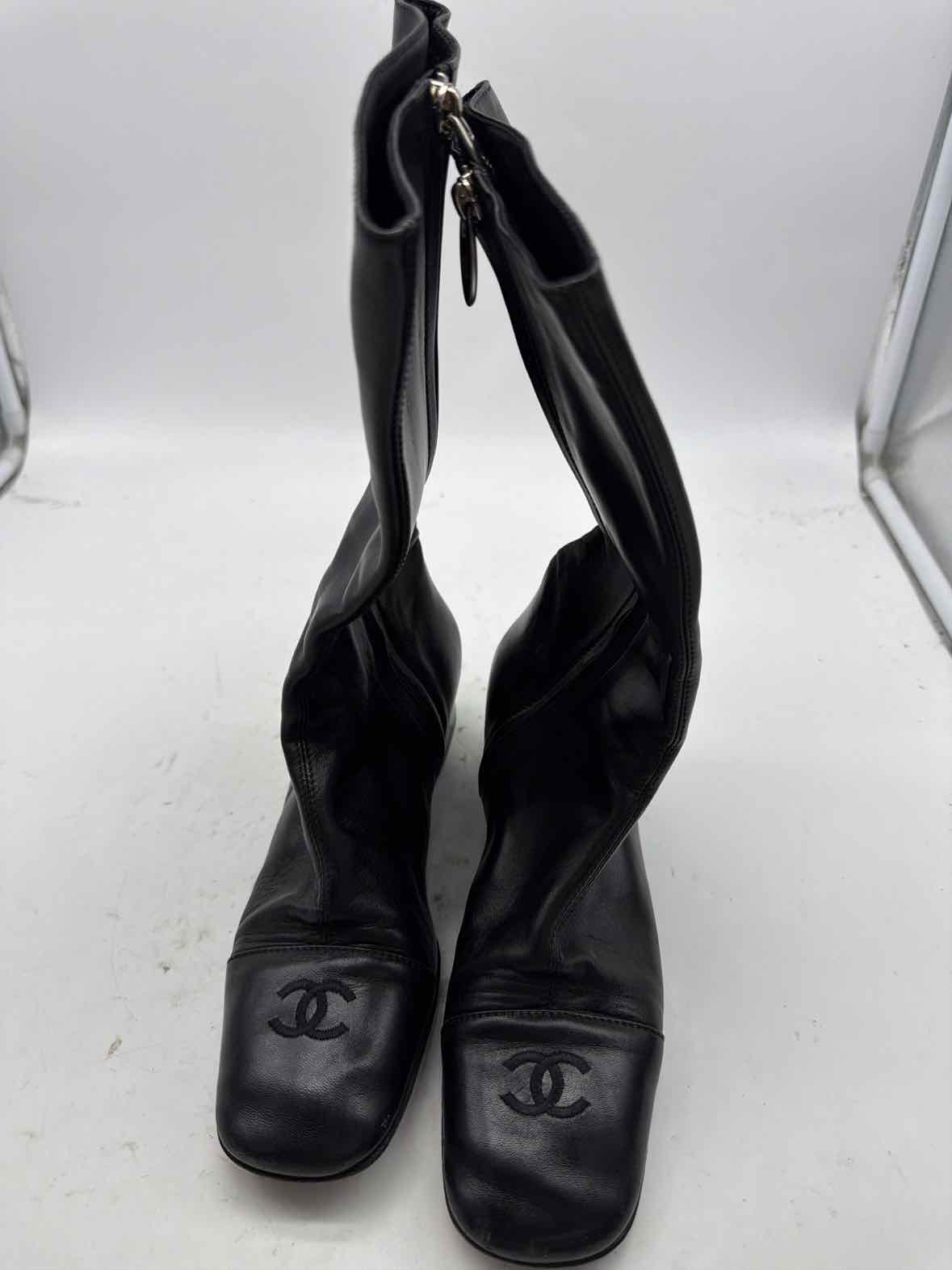 Pre-Owned Chanel Black Size 6.5 Leather Tall Boots | True Fashionistas.
