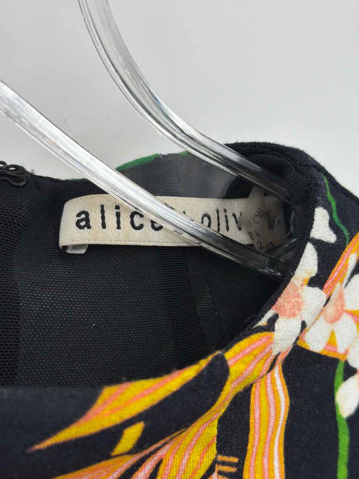 Pre-Owned Alice + Olivia Black Size 2 Midi Long Sleeve Dress | True Fashionistas.