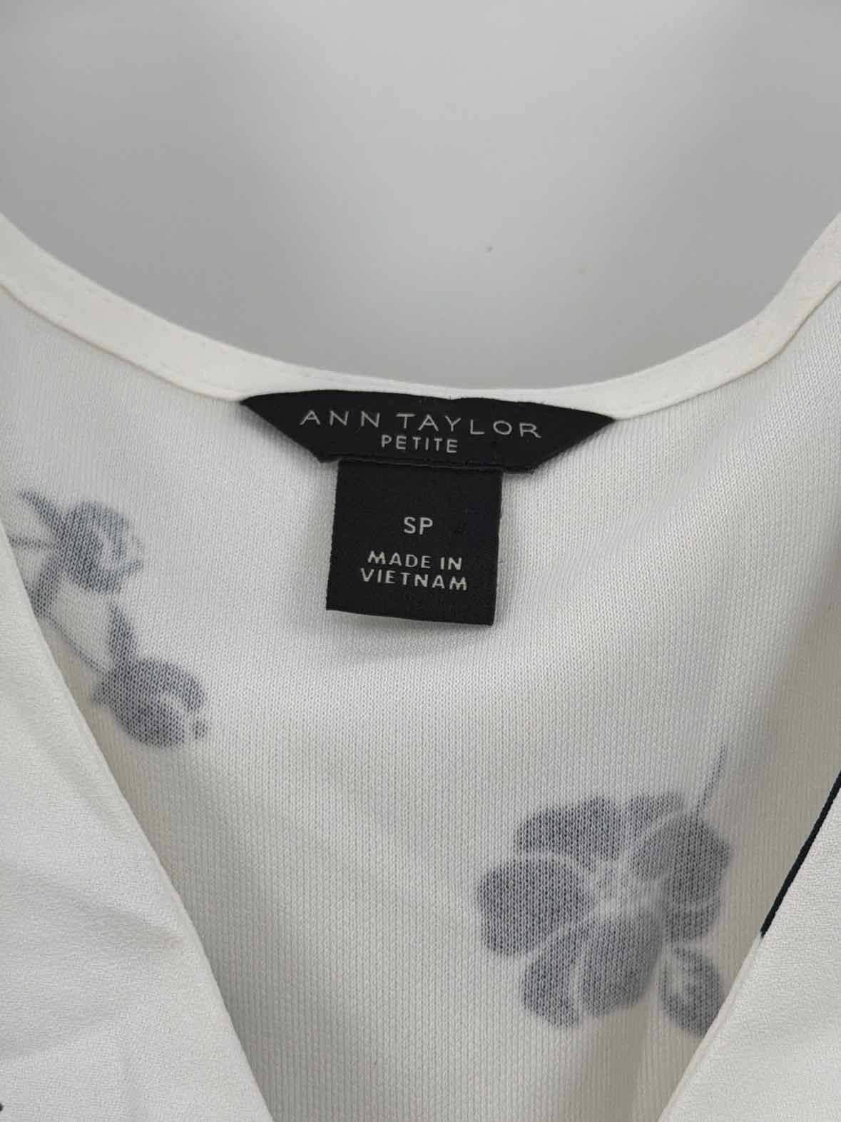 Pre-Owned Ann Taylor White Size Small Blouse | True Fashionistas.