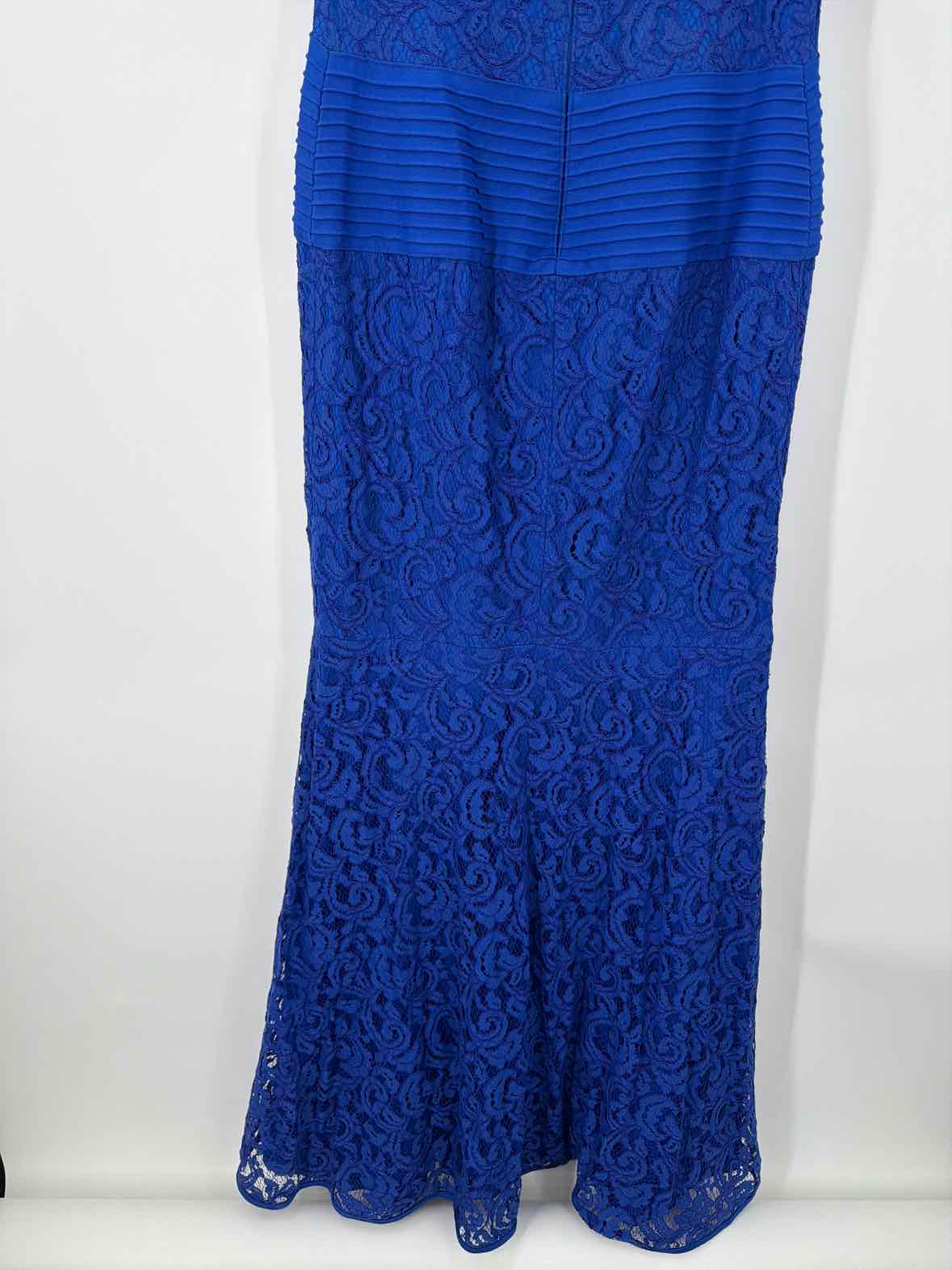 Pre-Owned Tadashi Shoji Blue Size 8 Lace Evening Long Evening Gown | True Fashionistas.