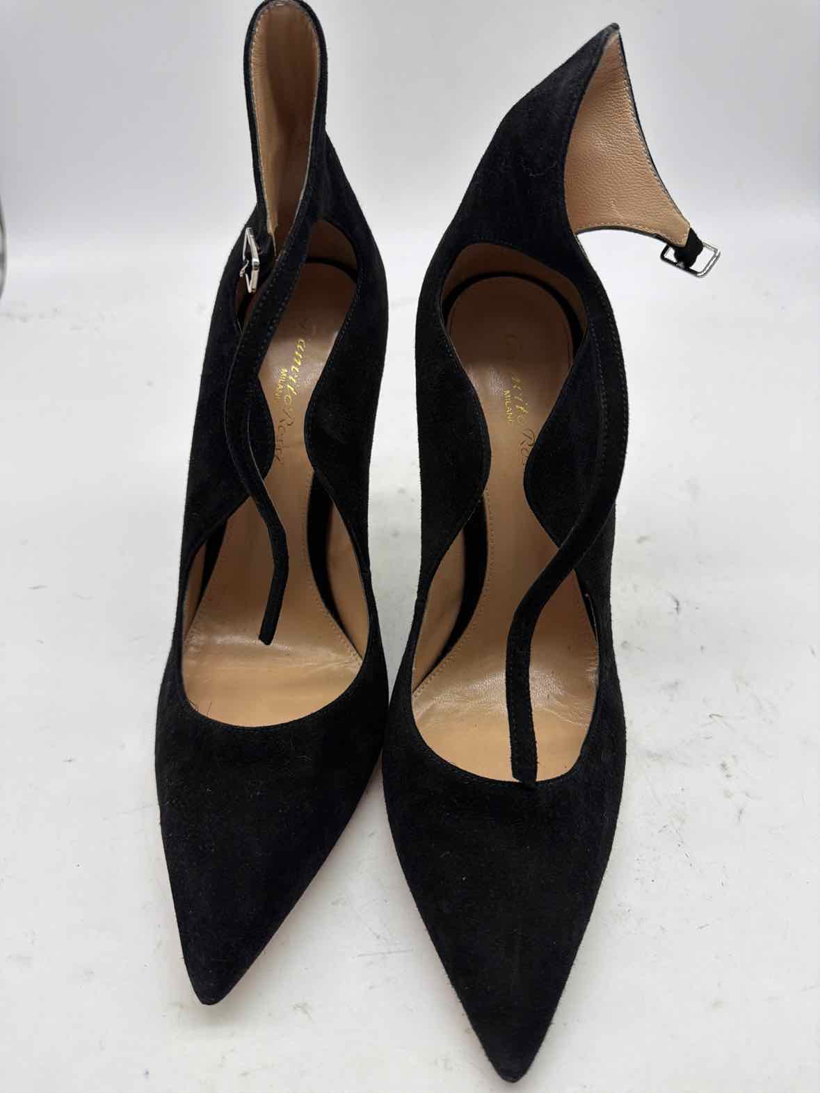 Pre-Owned Gianvito Rossi Black Size 9.5 Strappy Heels | True Fashionistas.