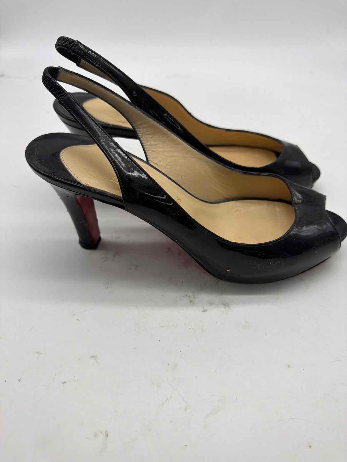 Pre-Owned Christian Louboutin Black Size 7.5 Patent Leather Slingback Heels | True Fashionistas.