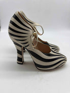 Pre-Owned Gucci White Size 6 Zebra Print Ankle Strap Heels | True Fashionistas.