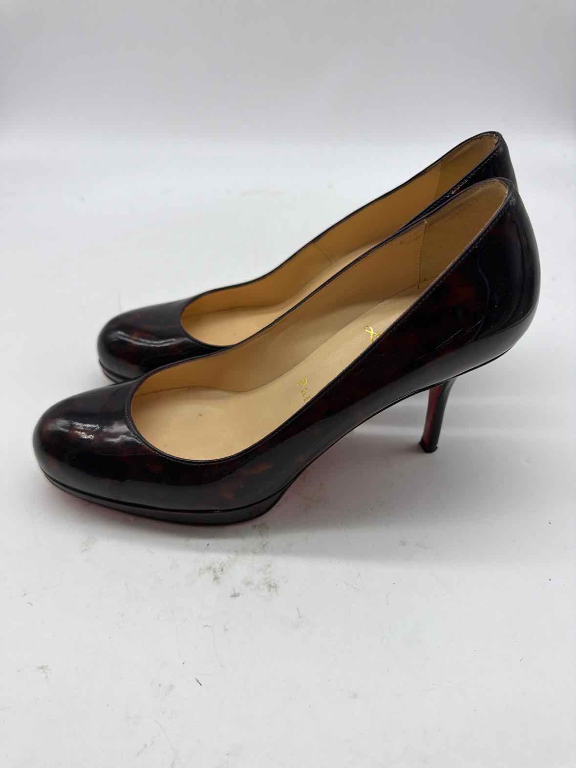 Pre-Owned Christian Louboutin Brown Size 5.5 Patent Leather Pump Heels | True Fashionistas.