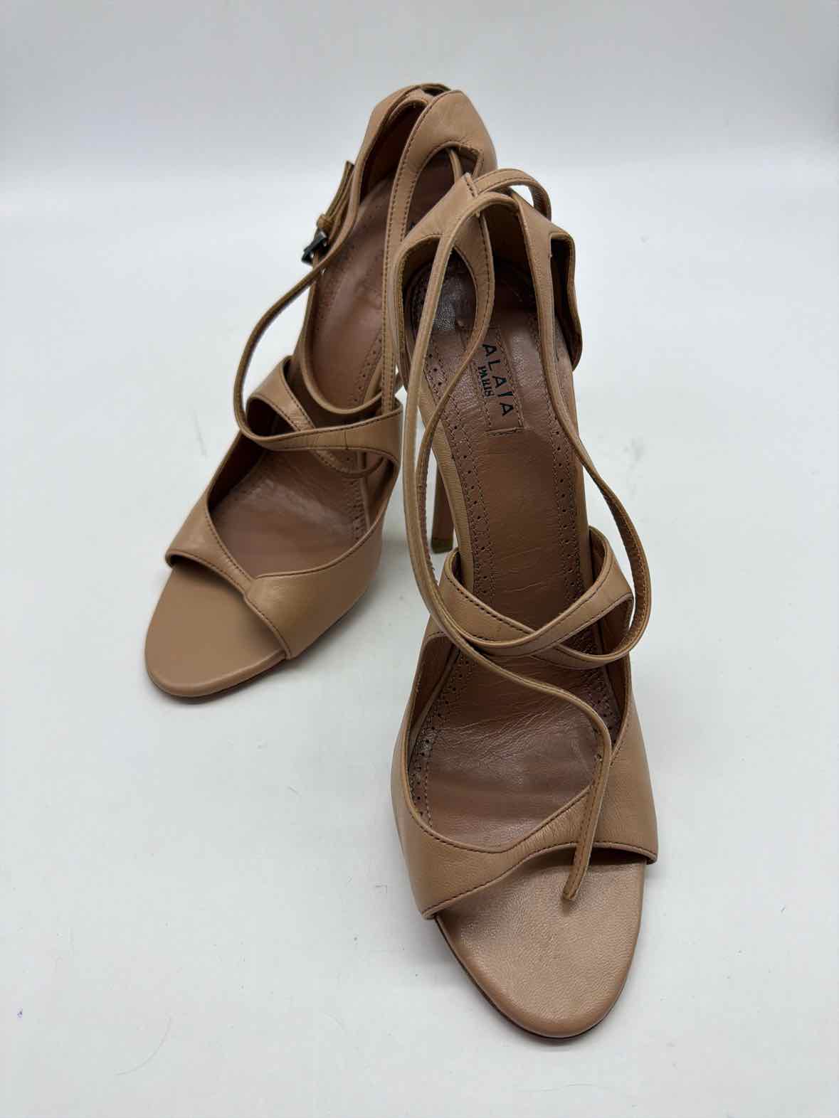 Pre-Owned Alaia Tan Size 38.5 Stiletto Heels | True Fashionistas.