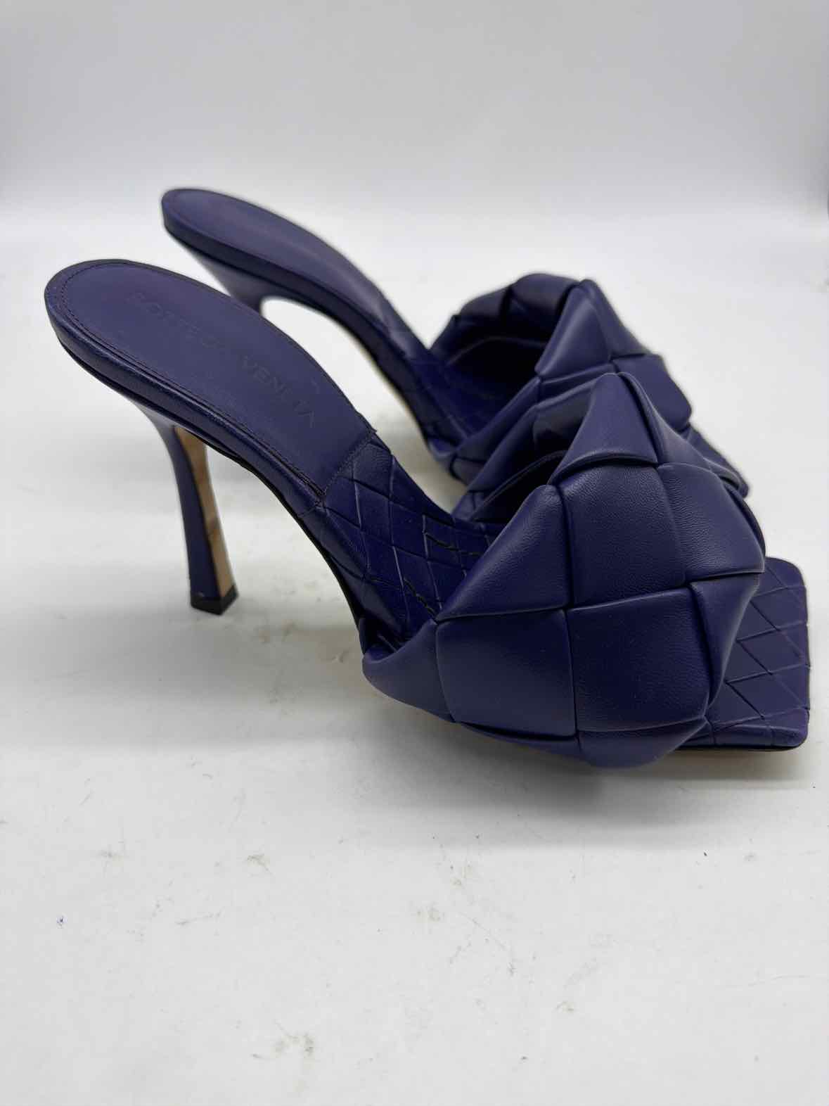 Pre-Owned Bottega Veneta Purple Size 36.5 Mule Heels | True Fashionistas.