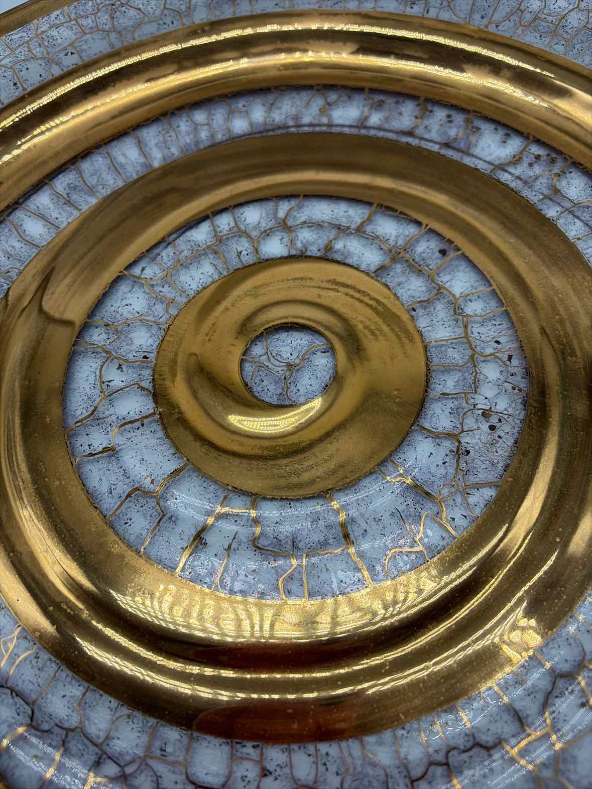 Gold & Clear Swirl Glass Plate | True Fashionistas.