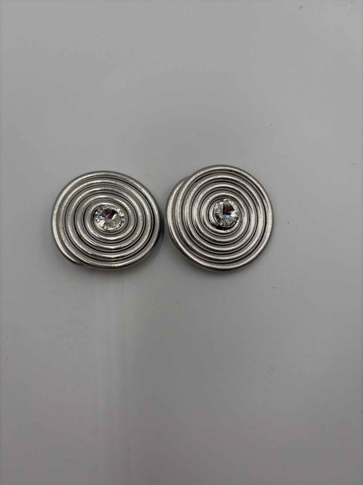 Jeff Lieb Silver clip Stud Earrings | True Fashionistas.