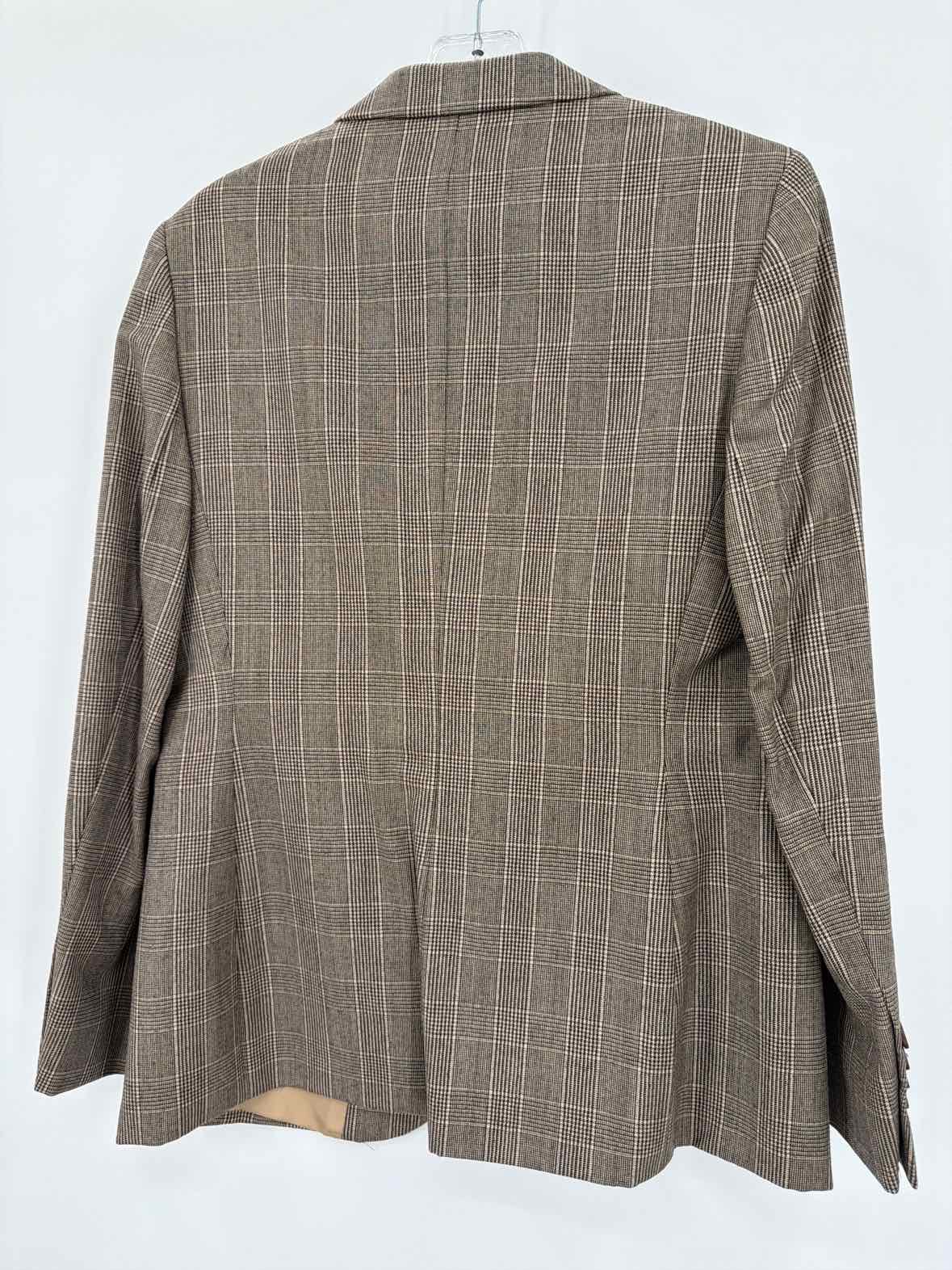 Pre-Owned Brooks Brothers Tan Size 6 Blazer | True Fashionistas.