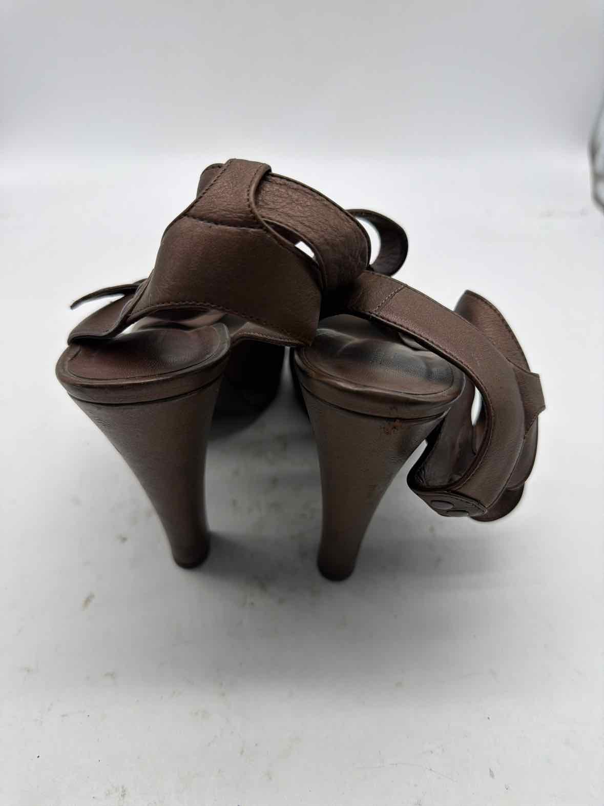 Pre-Owned Bottega Veneta Brown Size 10 Strappy Heels | True Fashionistas.