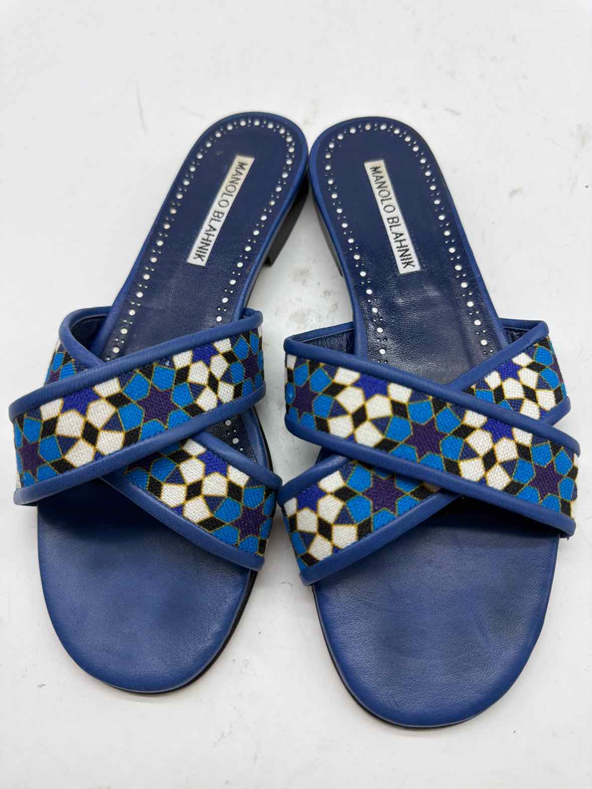 Pre-Owned Manolo Blahnik Blue Size 36 Mule Sandals | True Fashionistas.