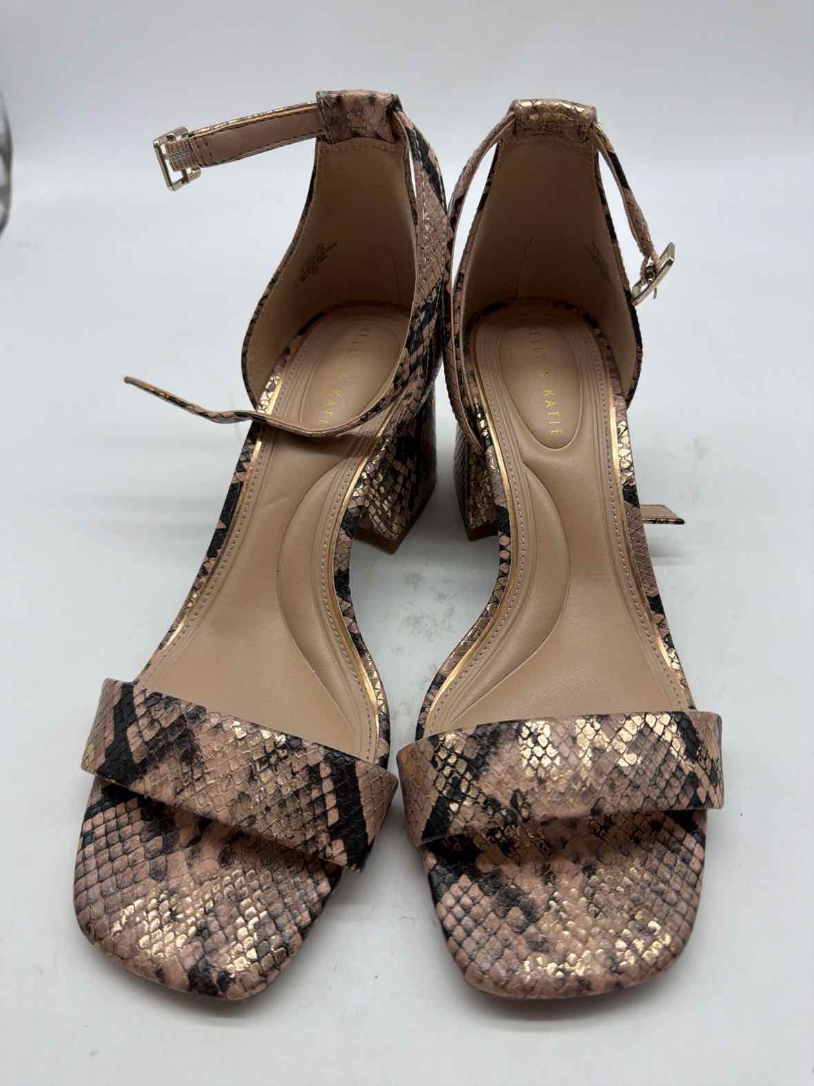 Pre-Owned Kelly & Katie Tan Size 7.5 Block Heel Heels | True Fashionistas.