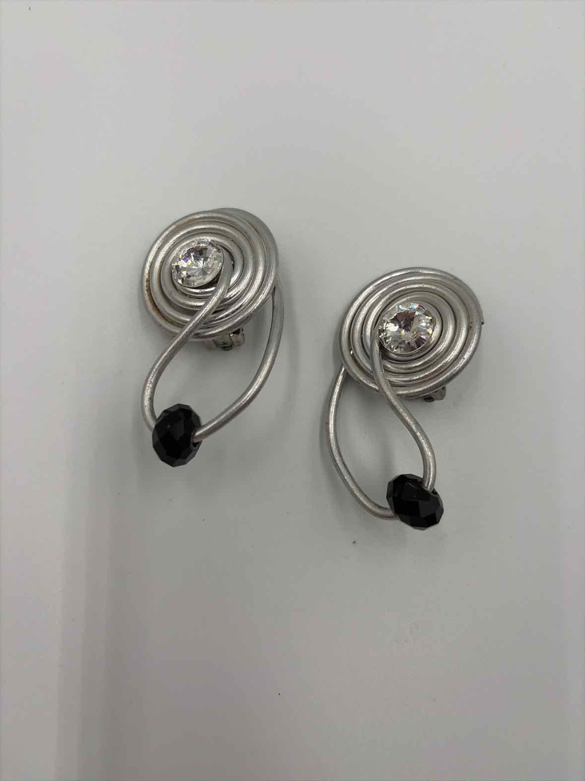 Jeff Lieb Silver clip Drop Earrings | True Fashionistas.