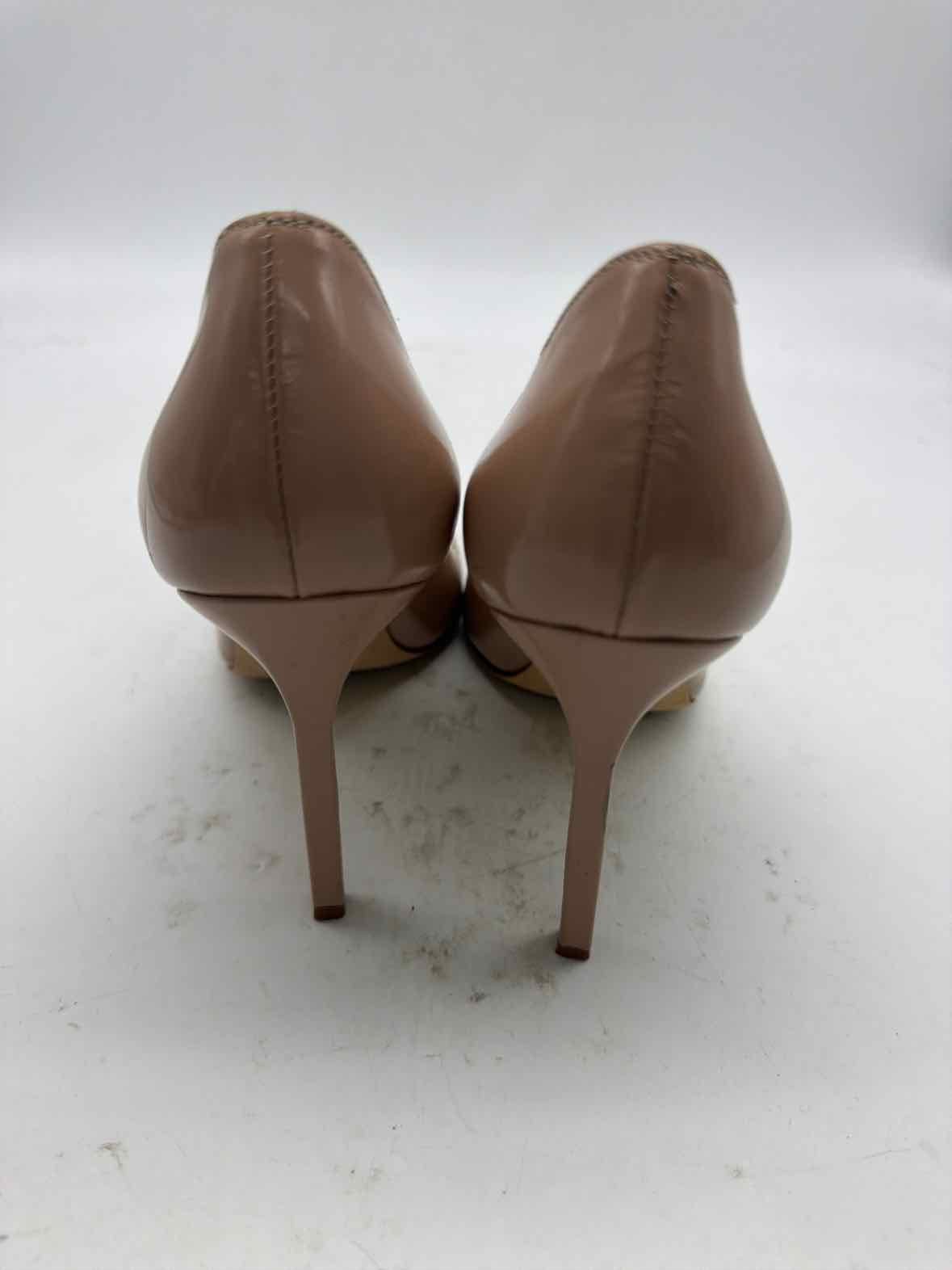 Pre-Owned Manolo Blahnik Tan Size 35.5 Pump Heels | True Fashionistas.