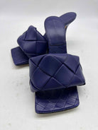 Pre-Owned Bottega Veneta Purple Size 36.5 Mule Heels | True Fashionistas.