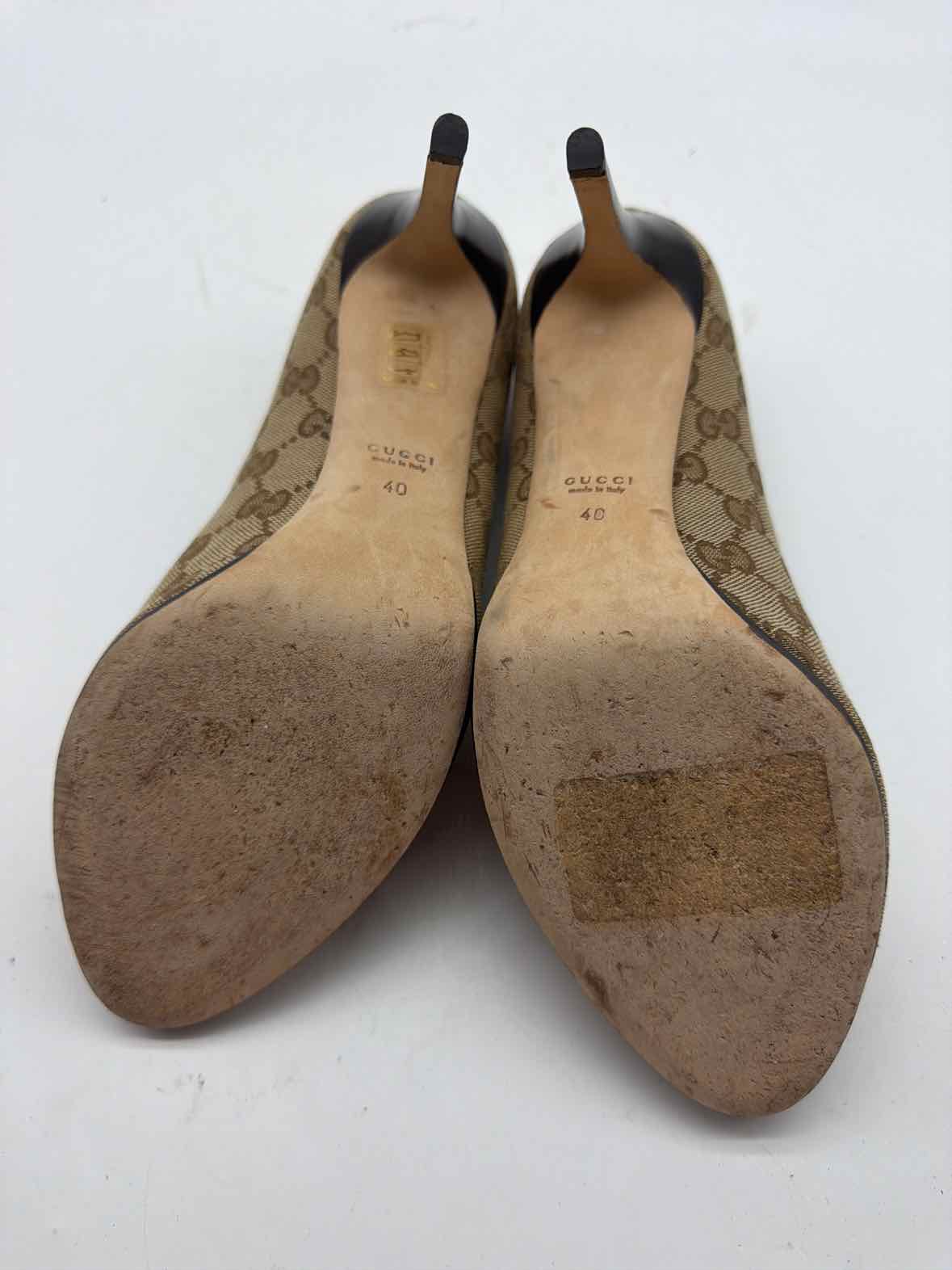 Pre-Owned Gucci Tan Size 40 Monogram Peep Toe Heels | True Fashionistas.