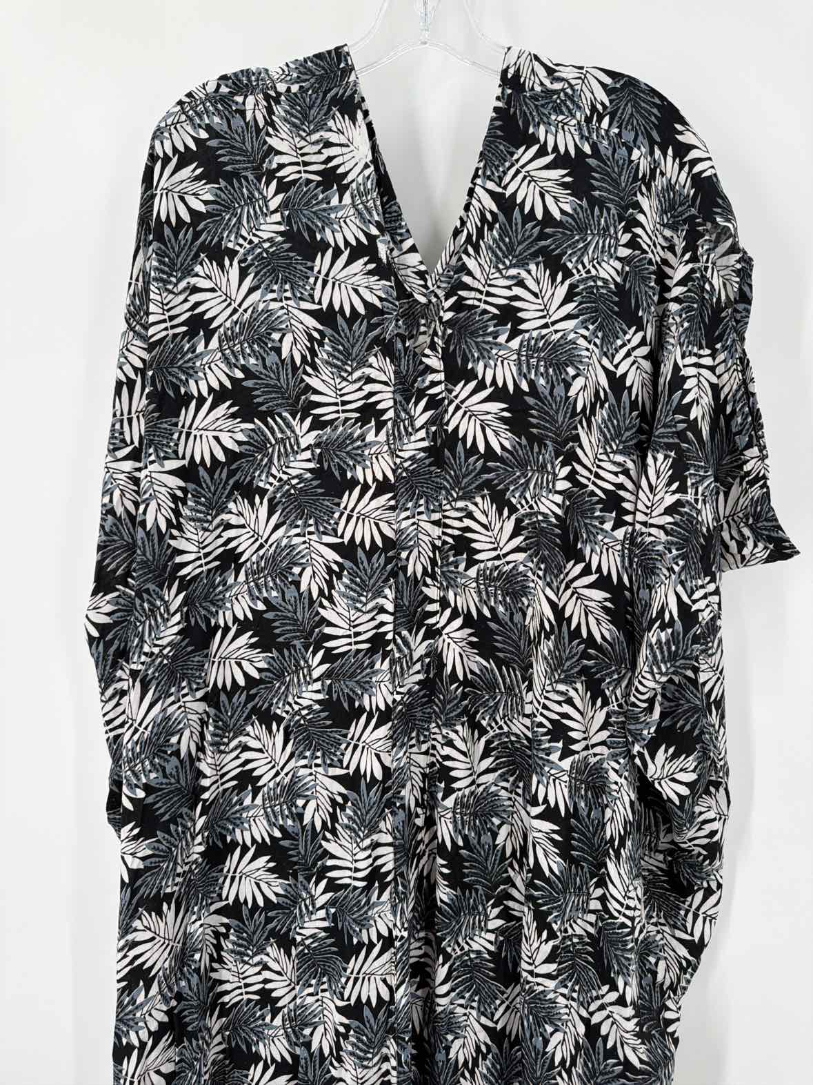 Pre-Owned Made On Earth Black Size One Size Long Short Sleeve Dress | True Fashionistas.