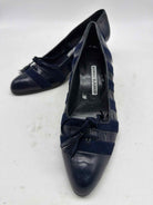 Pre-Owned Manolo Blahnik Navy Size 5.5 Pump Heels | True Fashionistas.