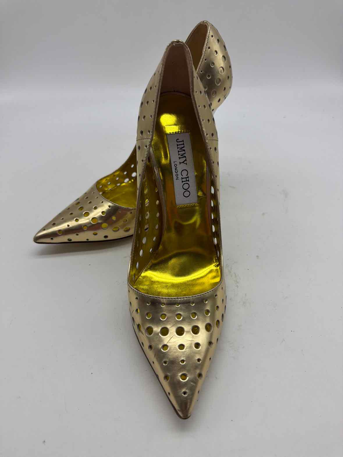 Pre-Owned Jimmy Choo Gold Size 36.5 Pump Heels | True Fashionistas.