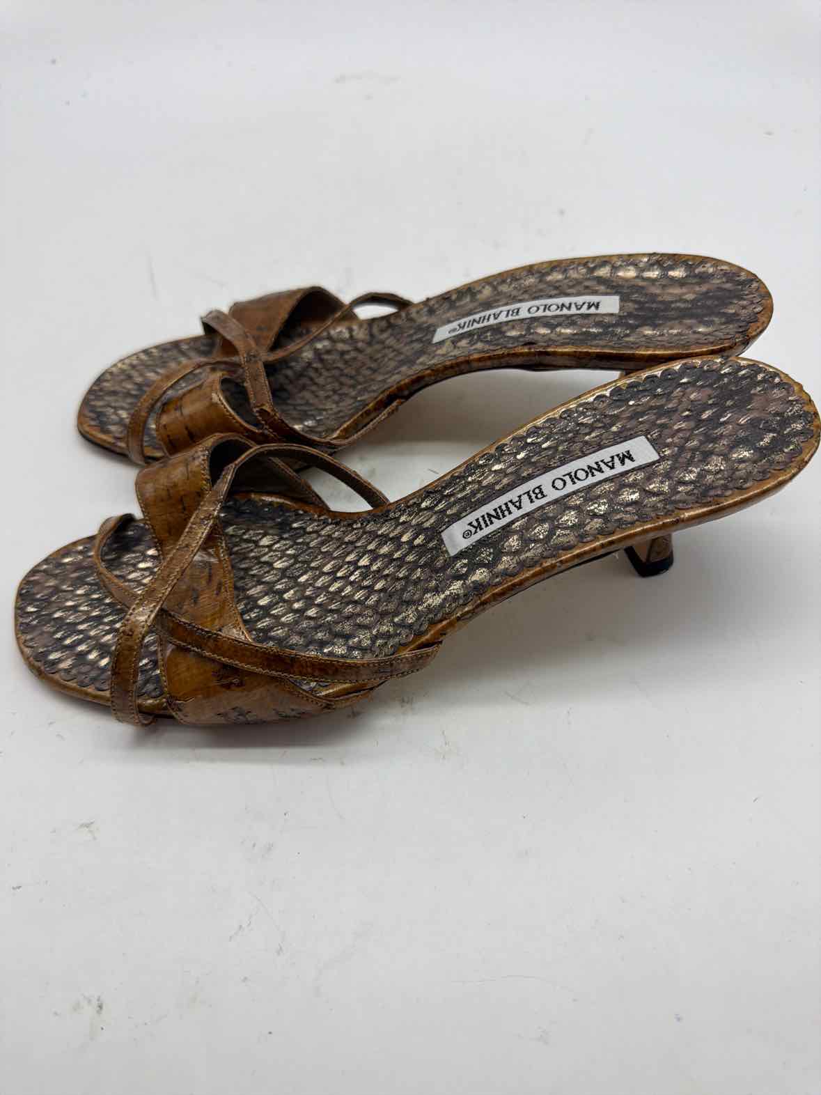 Pre-Owned Manolo Blahnik Brown Size 8.5 Mule Heels | True Fashionistas.