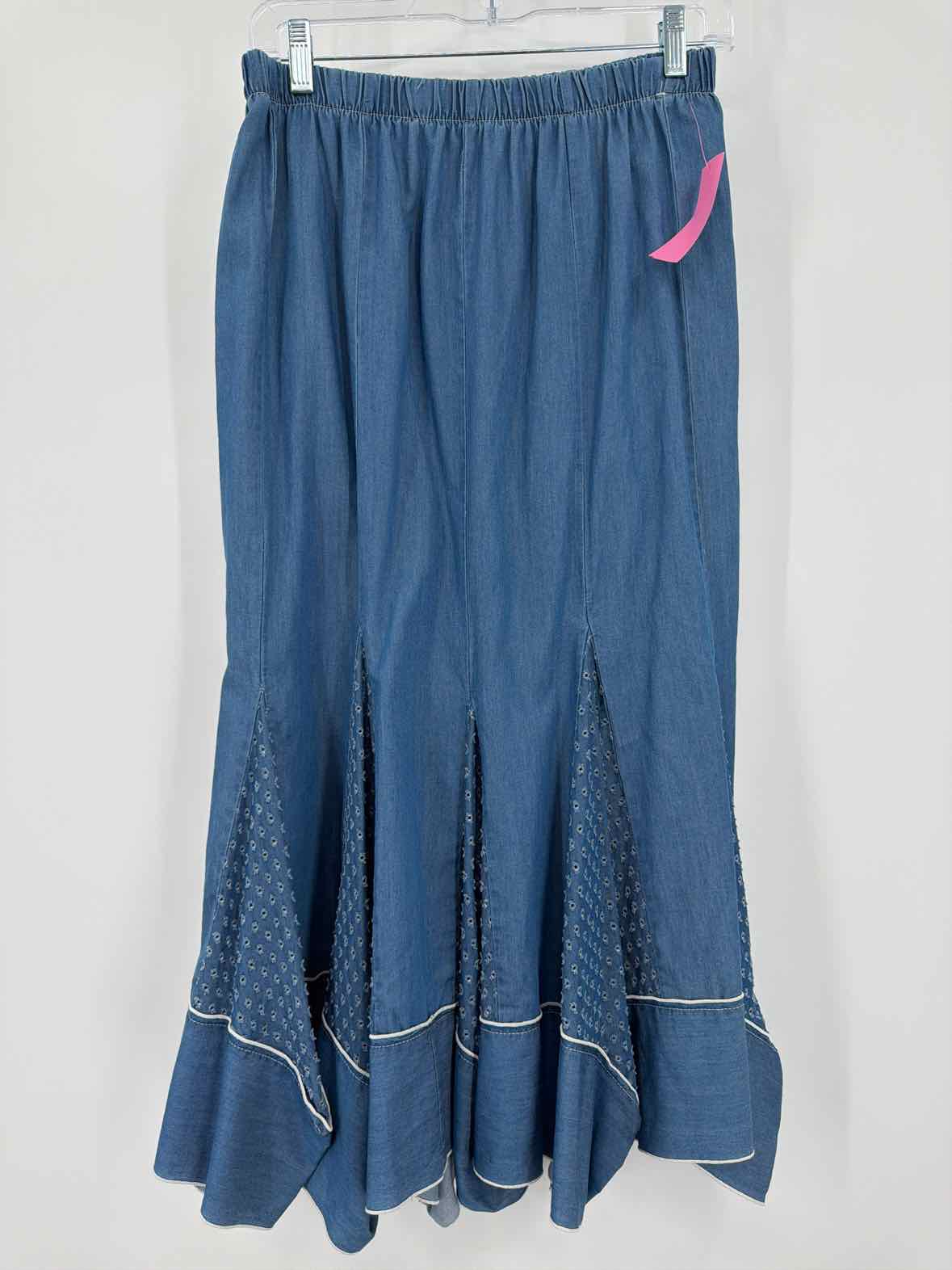 Pre-Owned Lace Blue Size Medium Midi Skirt | True Fashionistas.