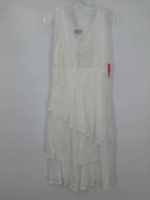 Pre-Owned Click White Size Medium Short Sleeveless Dress | True Fashionistas.